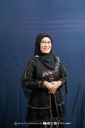 Assoc. Prof. Dr. Riski Novera Yenita